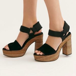 NWT EU 38 Sport Society Platform Sandal